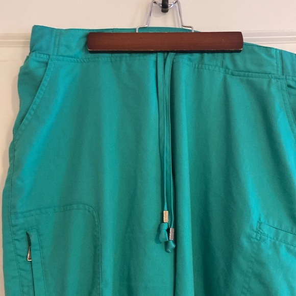 EUC barco greys anatomy size medium teal scrub pants - Picture 4 of 6